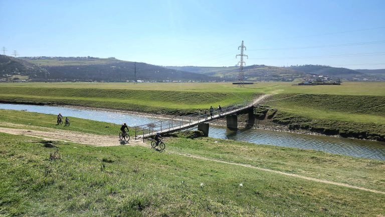 FOTO: În prelungirea bulevardului Dacia, Primăria a construit acest pod măreț, spre Apărătorii Patriei