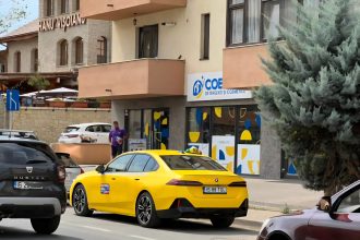 FOTO: BMW--ul este parcat mereu la Vișoianu