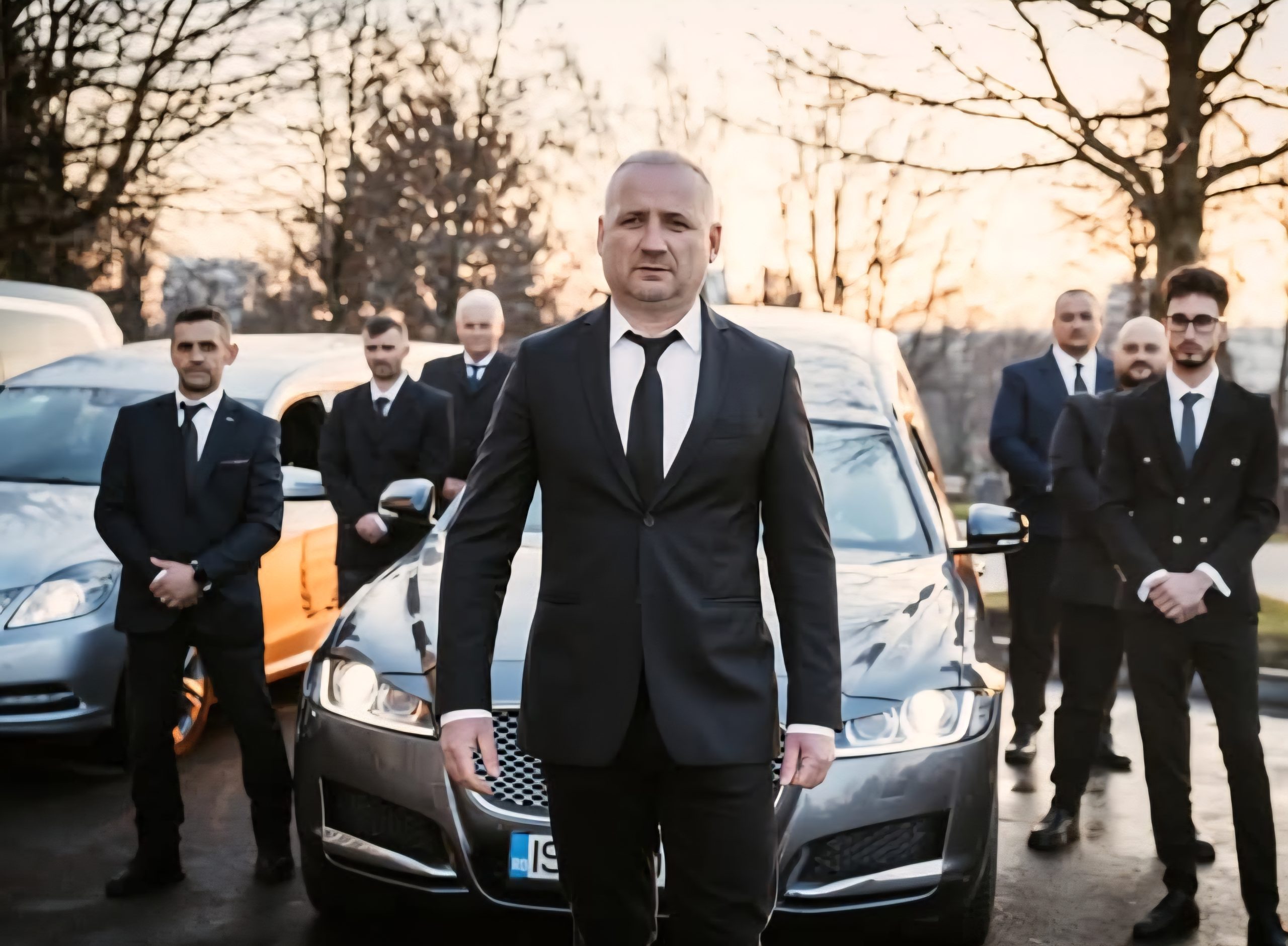 FOTO Facebook: Omul din imagine a scăpat la limită dar va trebui să își înmormânteze cumătrul cu care gonea pe ATV