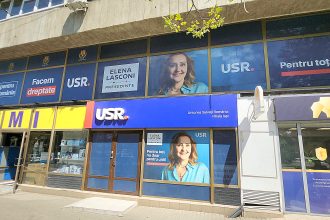 FOTO: Elena Lasconi este promovată ca președinte, pe sediul USR Iași de pe Independenței