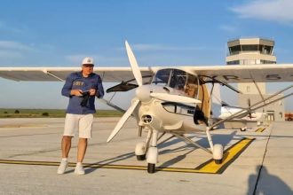 FOTO Facebook: Consilierul local AUR, Marian Chirita, are mai multe mașini și un avion