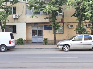 FOTO: Apartamentul din Canta în care s-au înghesuit ani buni, angajații ARR Iasi